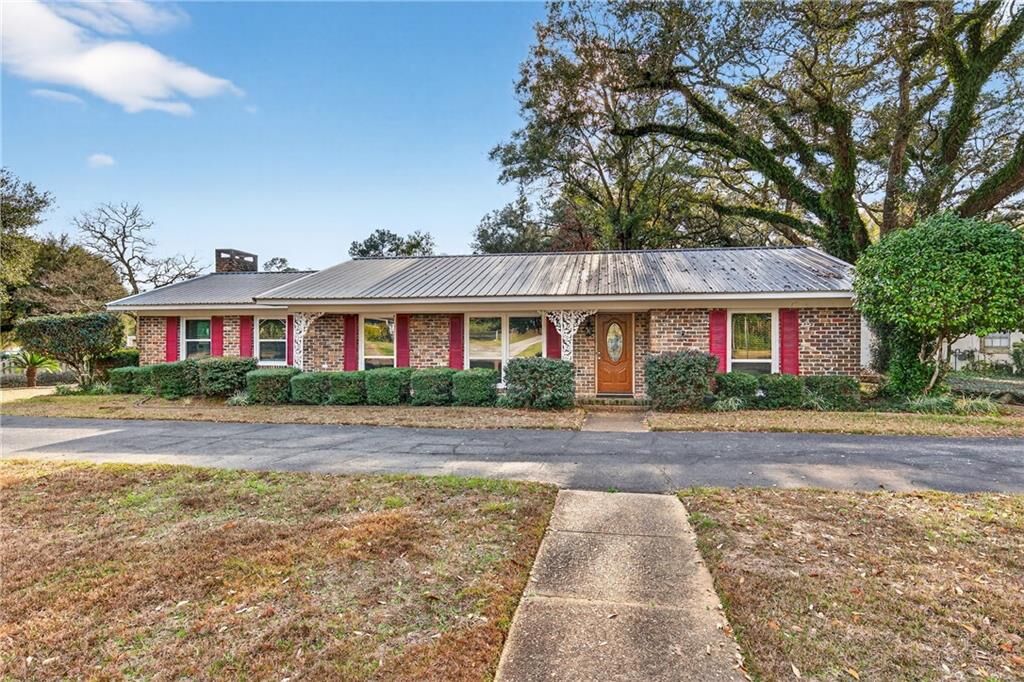 Property Photo:  3150 Maudelayne Drive E  AL 36693 