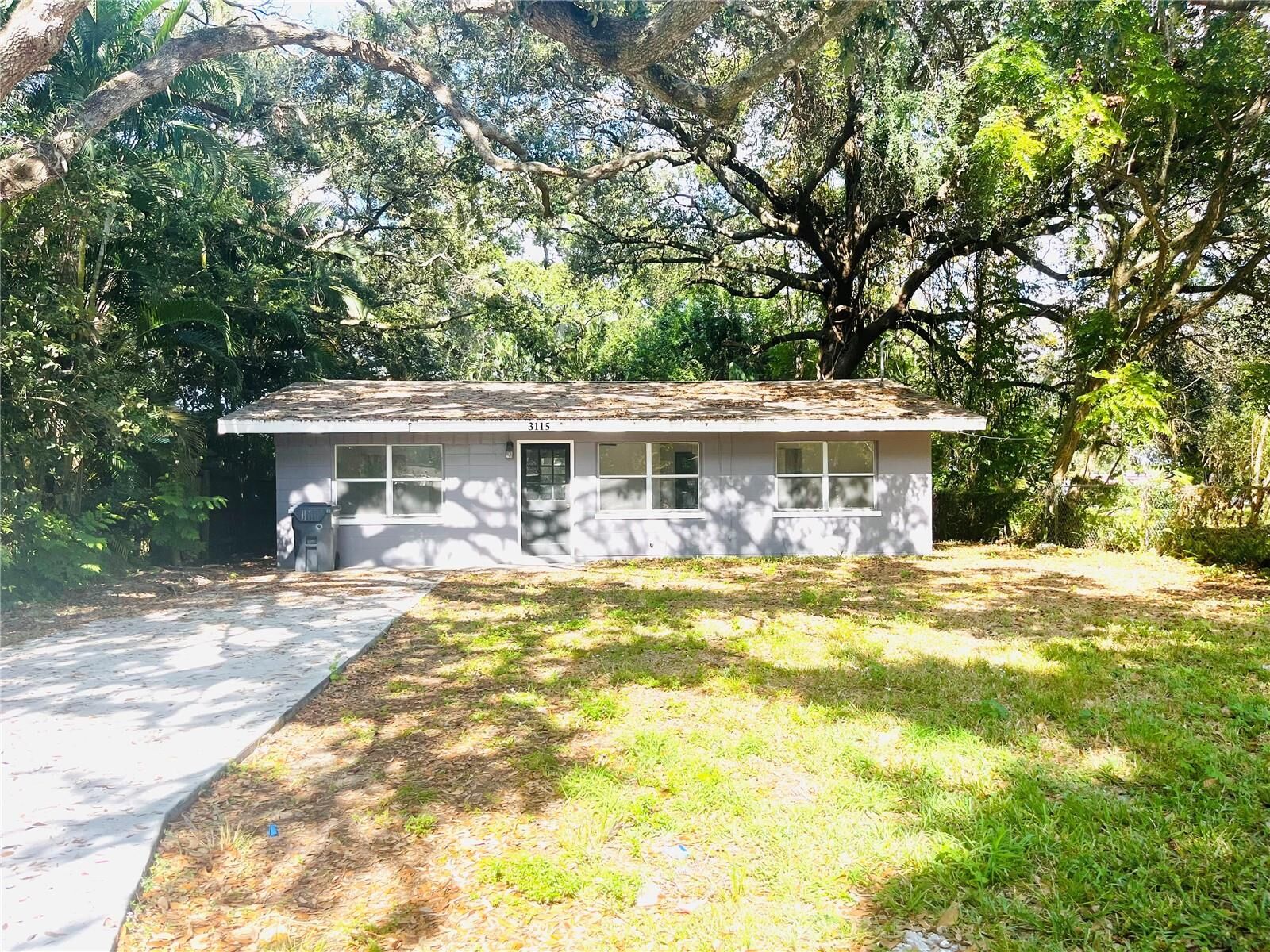 Property Photo:  3115 Avenue U NW  FL 33881 