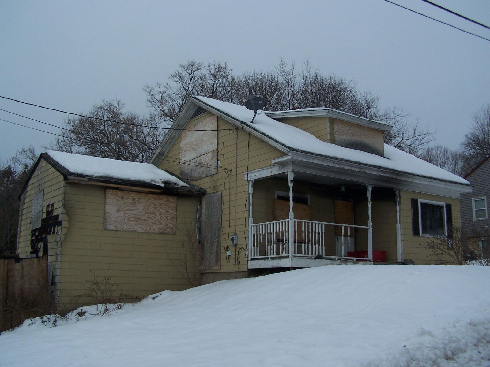 Property Photo:  27 Baxter Avenue  ME 04210 