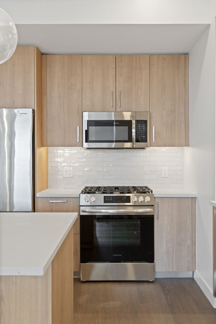 Property Photo:  1212 Demonbreun St A13 (Z)  TN 37203 