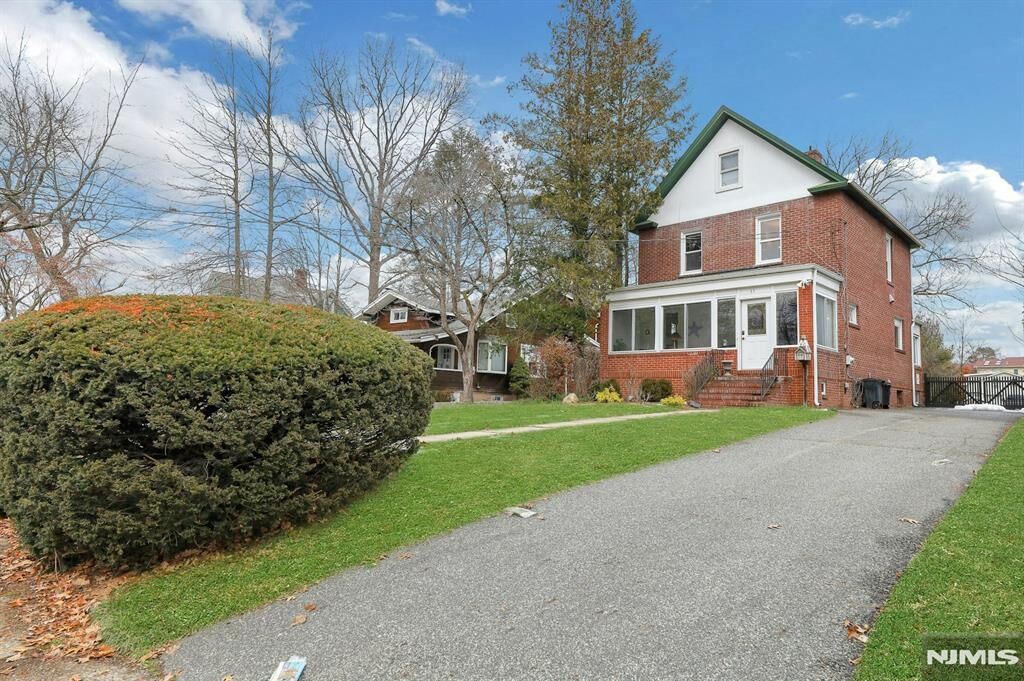 Property Photo:  61 Hillside  NJ 07626 