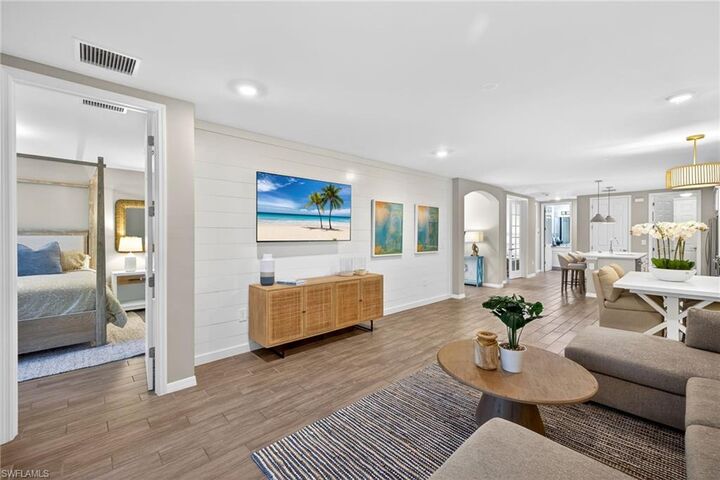 Property Photo:  14567 Edgewater Cir  FL 34114 