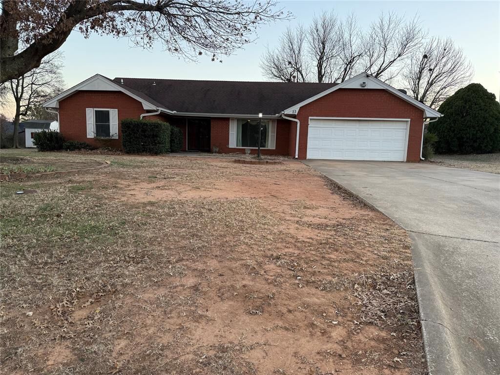 Property Photo:  23 Oak Hill Road  OK 74804 