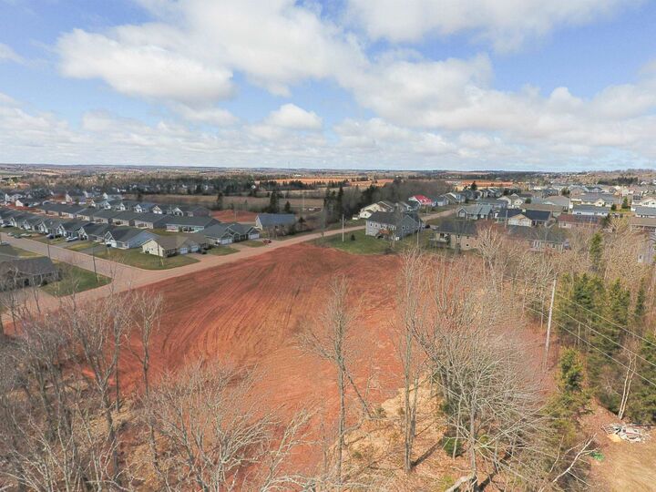 Property Photo:  68 Royalty Road  PE C1E 1Z2 