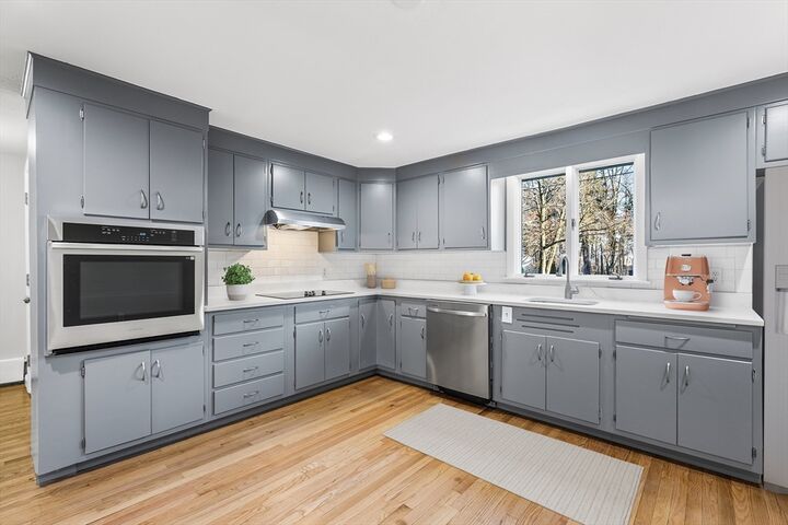 Property Photo:  7 Pinewood Rd  MA 01960 