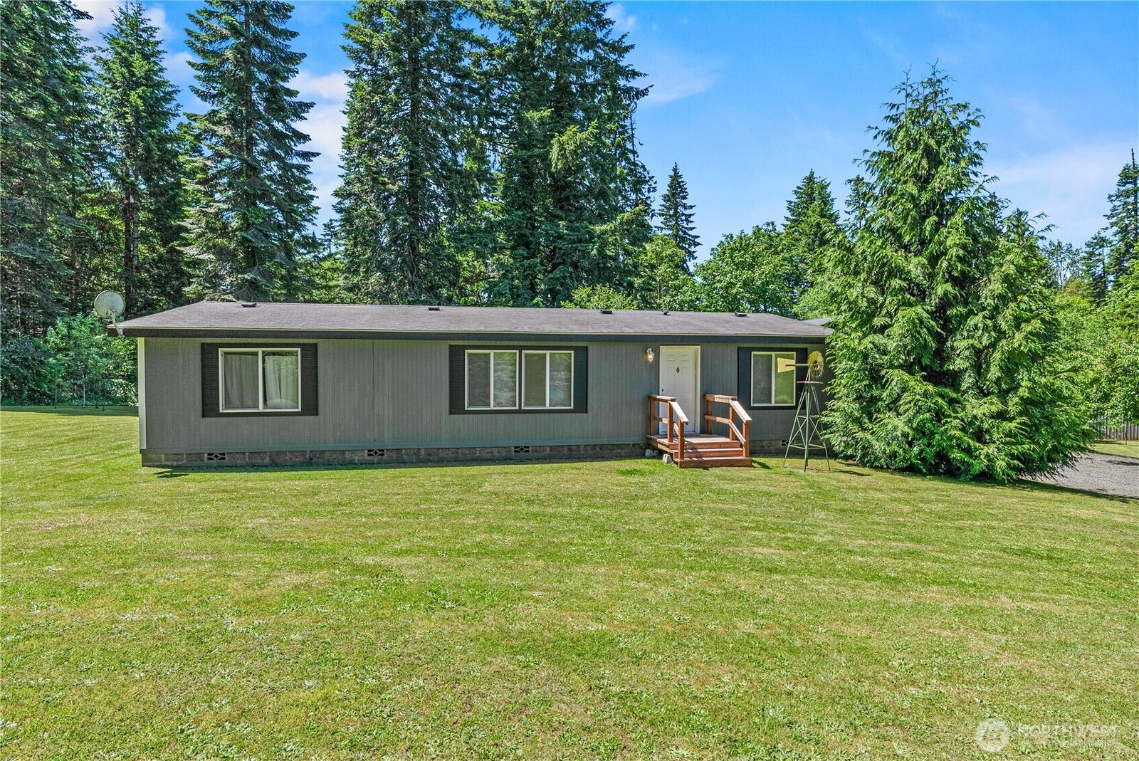 Property Photo:  1337  South Silverlake Road  WA 98611 