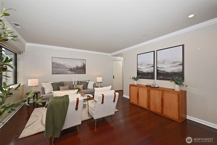 Property Photo:  1301  Spring Street 16C  WA 98104 