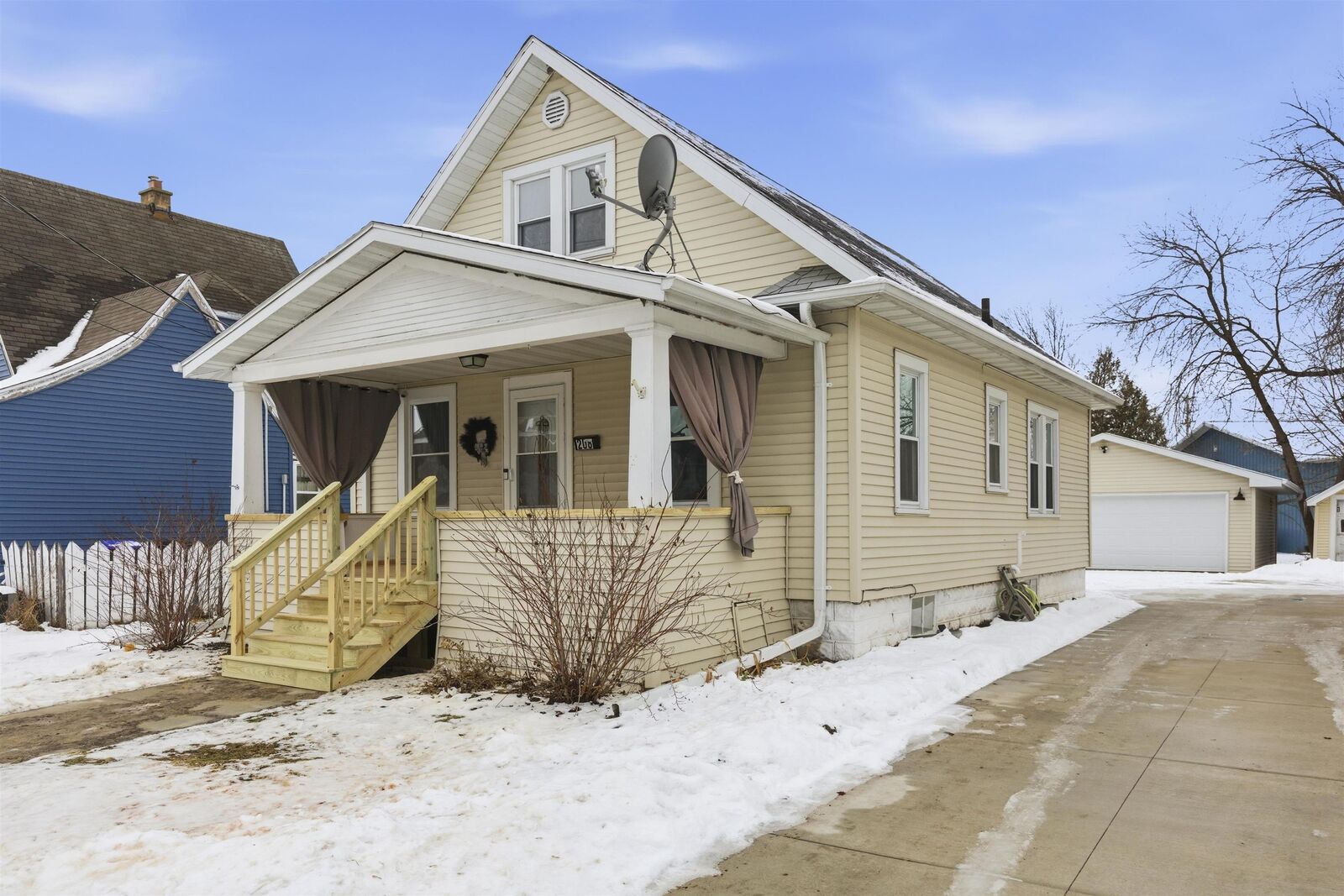 Property Photo: 208 Center Street WI 54956