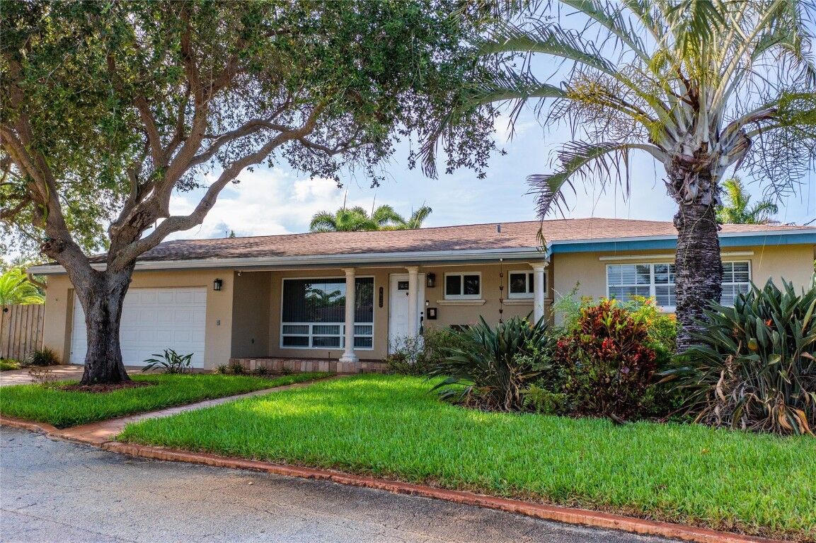 Property Photo:  1825 NE 27th Drive  FL 33306 