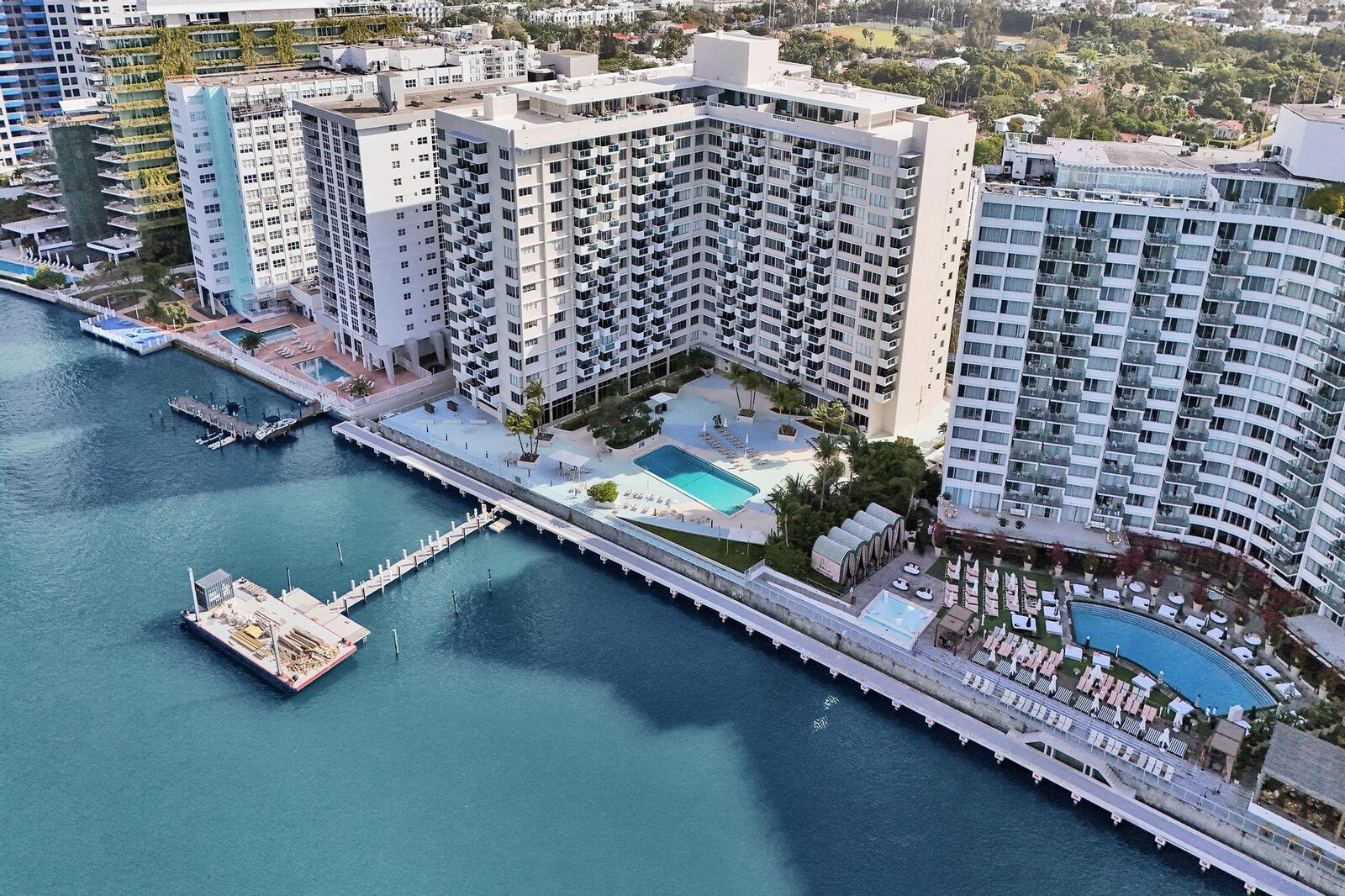 Property Photo: 1200 West Avenue 420 FL 33139