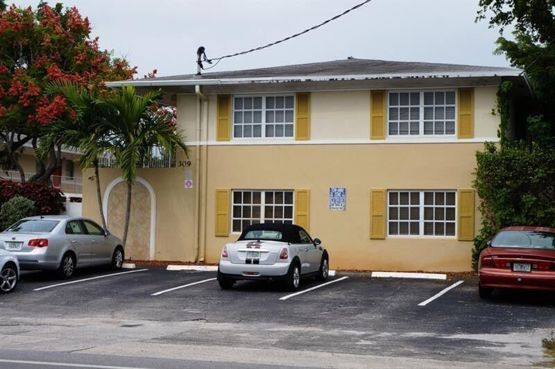 Property Photo:  309 NE 16th Street 3  FL 33304 