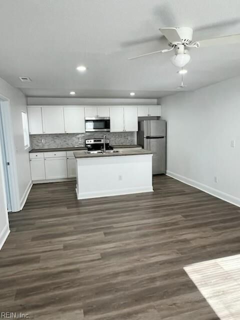 Property Photo:  112 North St  VA 23434 