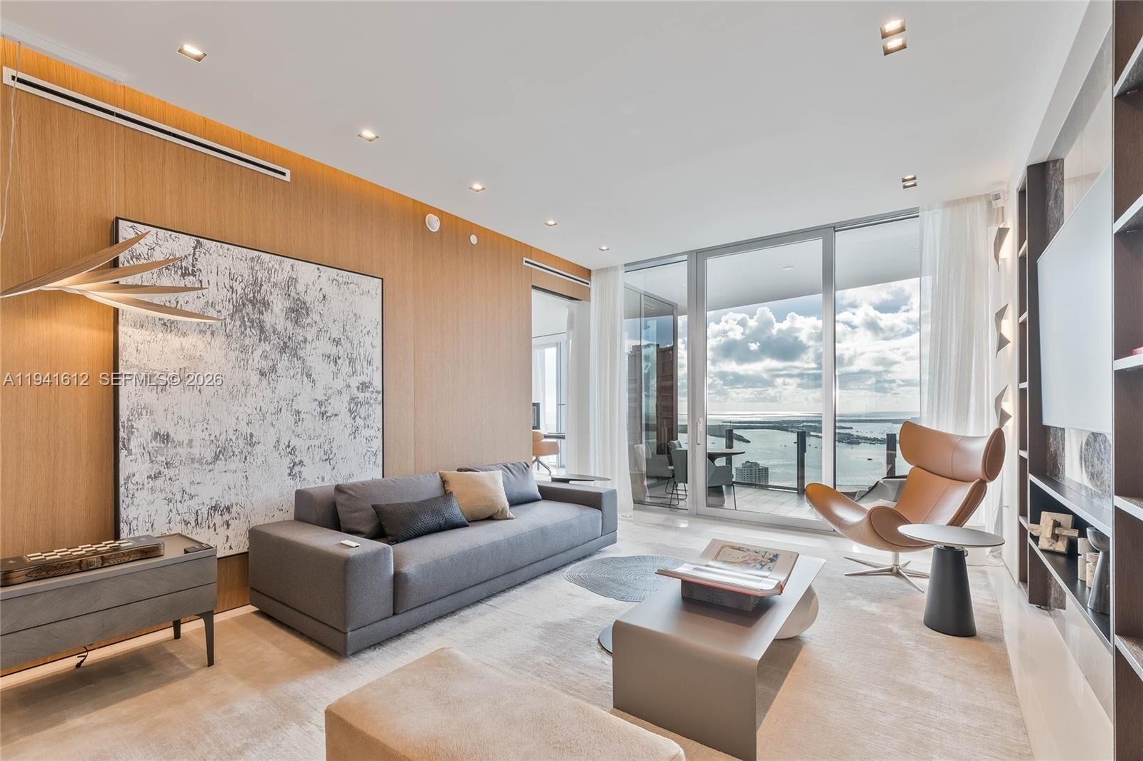 Property Photo:  300 Biscayne Blvd Way 5105W  FL 33131 