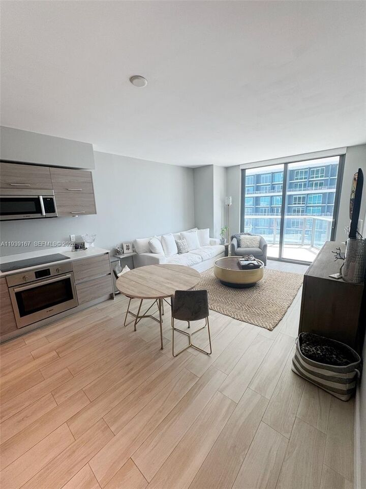 Property Photo:  1300 S Miami Ave 2808  FL 33130 