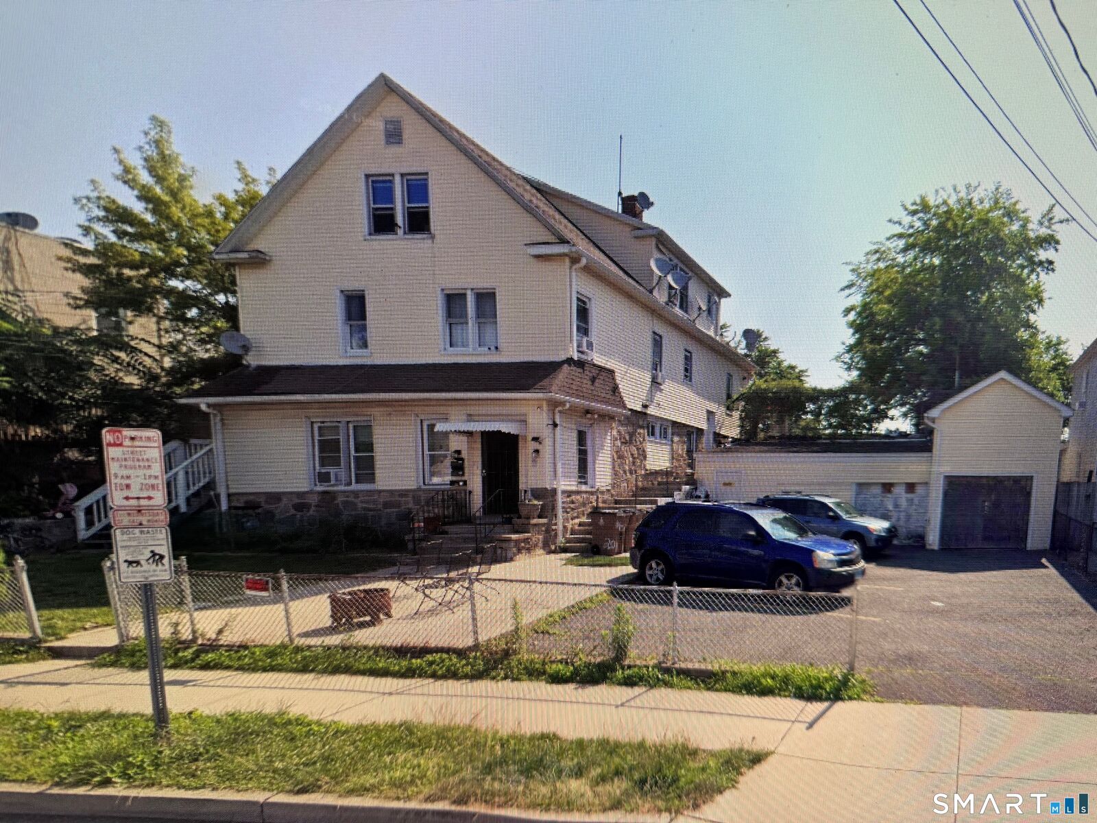 Property Photo:  20 Wardwell Street  CT 06902 