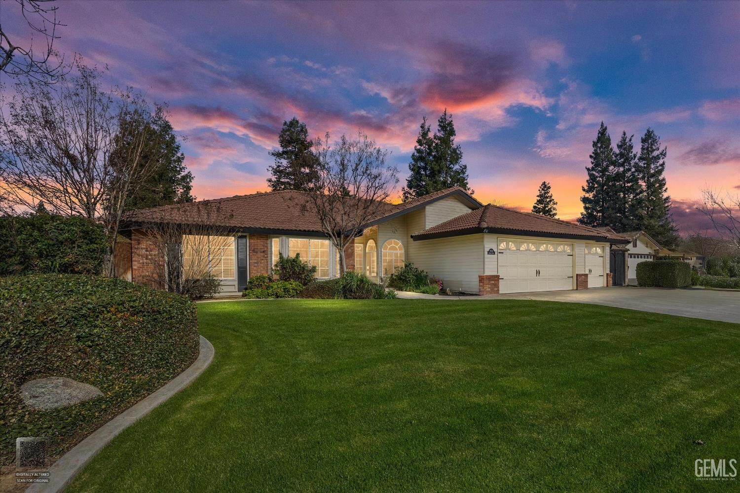 Property Photo:  9118 Celeste Court  CA 93312 