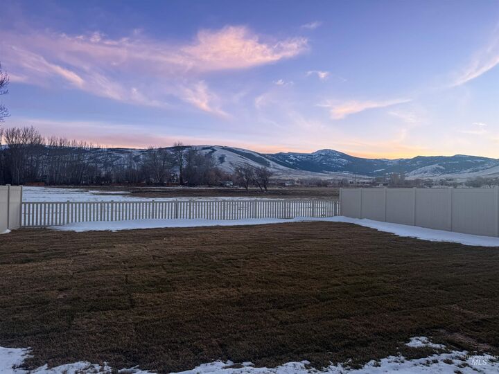 Property Photo:  225 Whitman St  ID 83311 