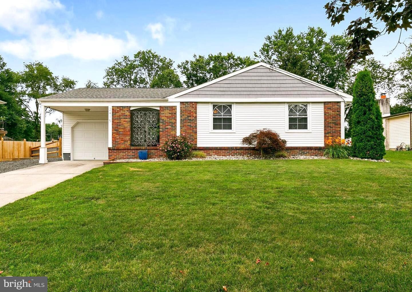 Property Photo:  2415 Chestnut Hill Drive  NJ 08077 