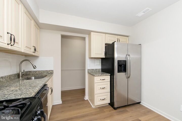 Property Photo:  222 Echelon Road 8  NJ 08043 