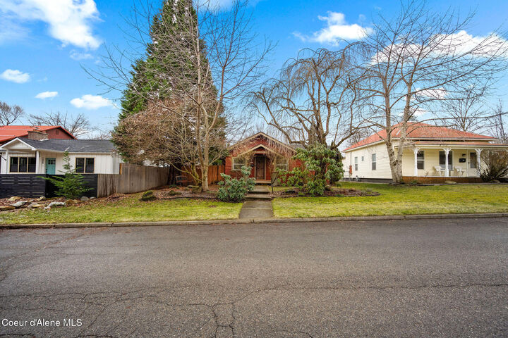 Property Photo:  1006 E Pennsylvania Ave  ID 83814 