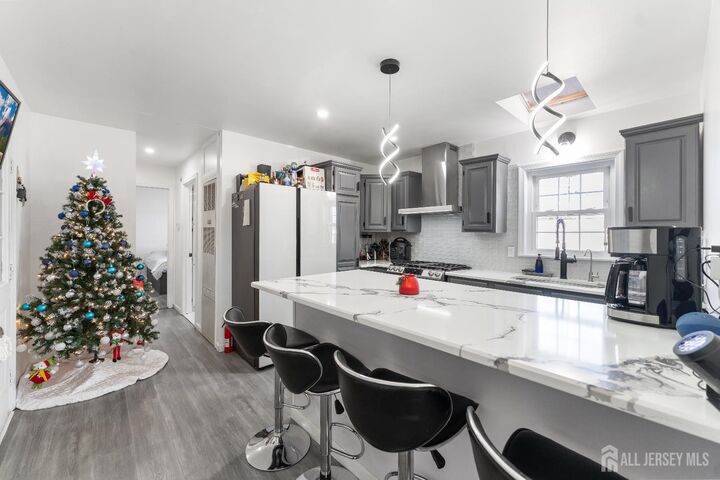 Property Photo:  38 Helen Avenue  NJ 07001 