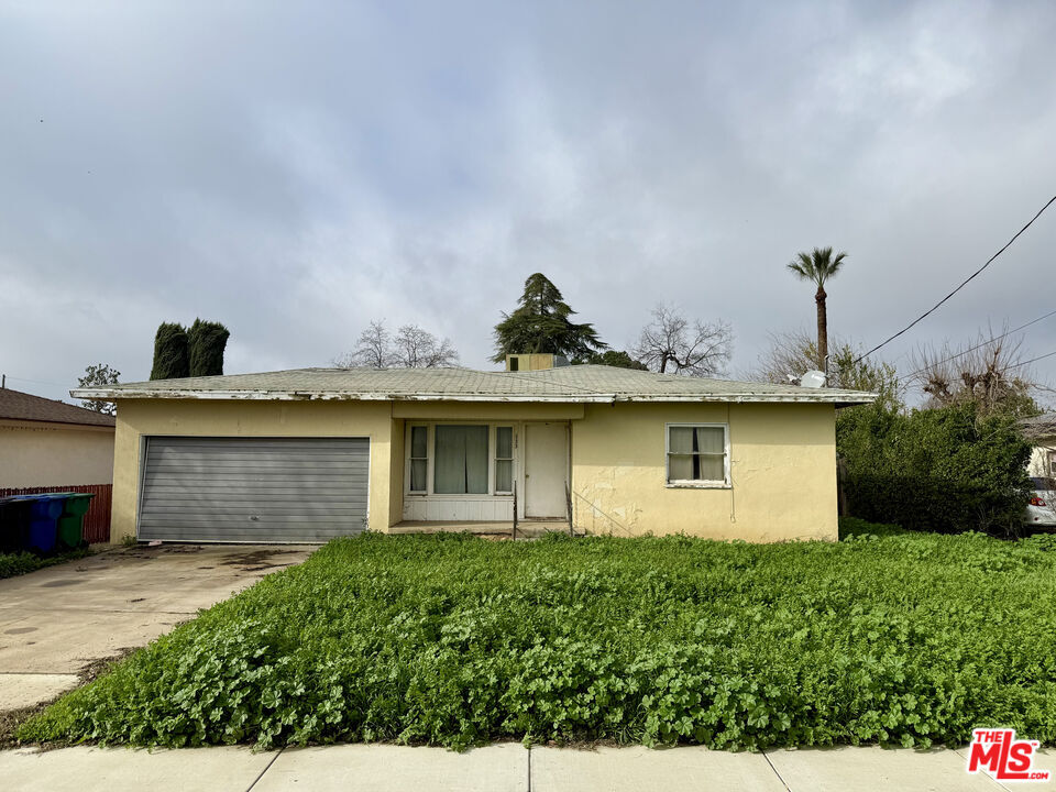 Property Photo:  333 Beech Ave  CA 93263 