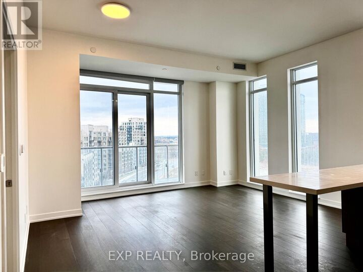 Property Photo: 292 Verdale Crossing 1004 ON L6G 1B3