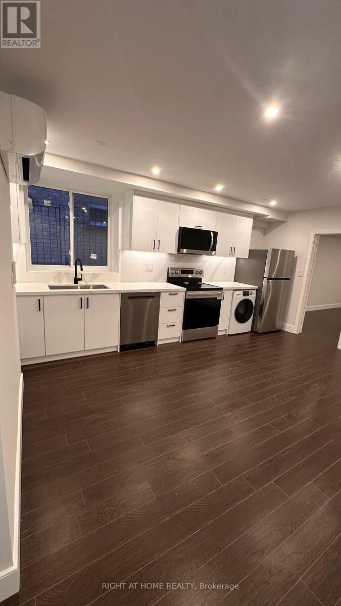 Property Photo:  1359 Davenport Road  ON M6H 2H5 