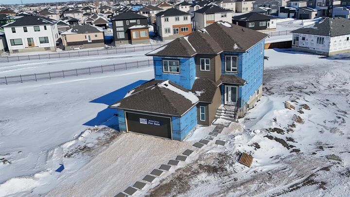 Property Photo:  5 Lilac Bay  MB R4A 6A1 