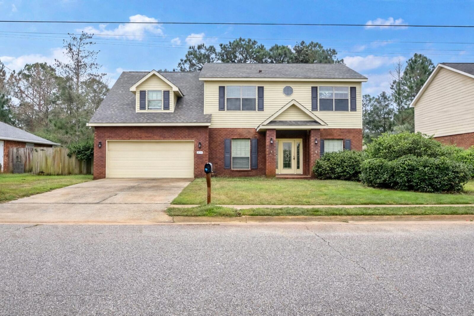 Property Photo:  2136 Sardinia Court  FL 32566 