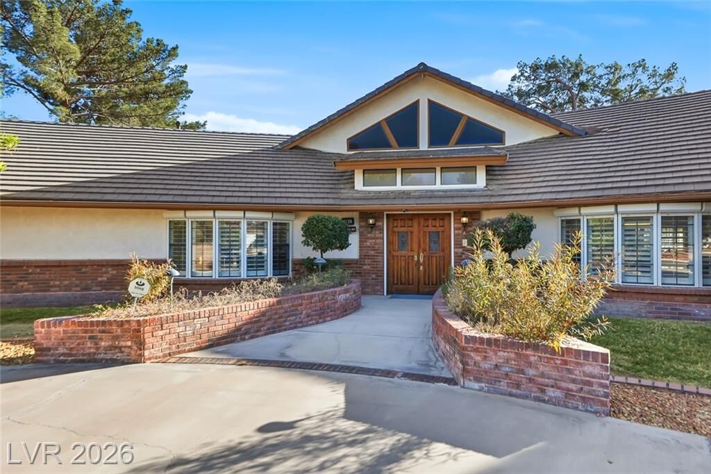 Property Photo:  3120 South Pioneer Way  NV 89117 