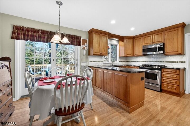 Property Photo:  6 Phoenix Dr  NJ 07945 