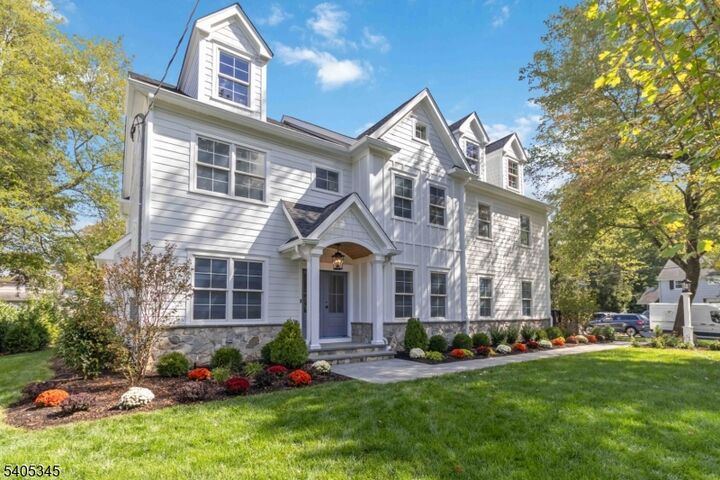 Property Photo:  2 Whitman Dr  NJ 07928 