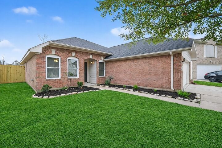 Property Photo:  21519 Sapphire Court  TX 77449 