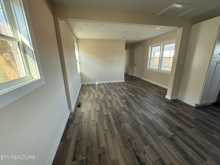 Property Photo:  400 Collins St  TN 37774 