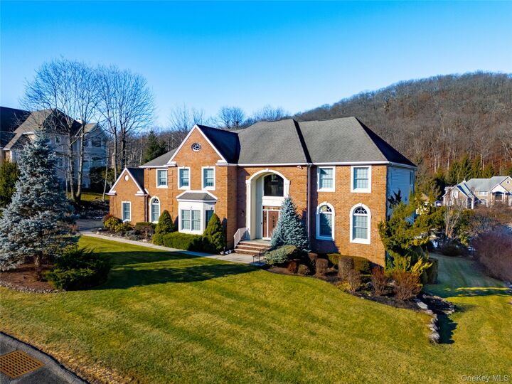 Property Photo:  5 Beaver Pond Court  NY 10980 