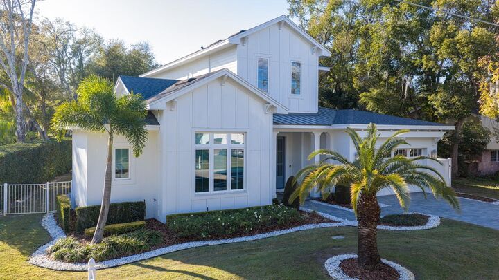 Property Photo: 84 Oakdale St FL 34786