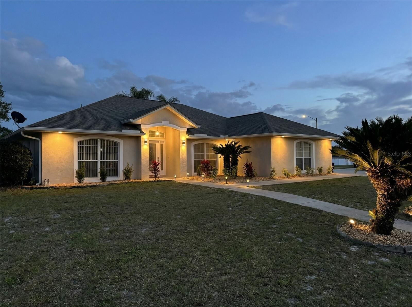 Property Photo:  710 Independence Drive  FL 32763 