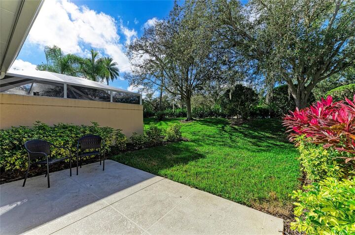 Property Photo:  7924 Farina Court  FL 34238 