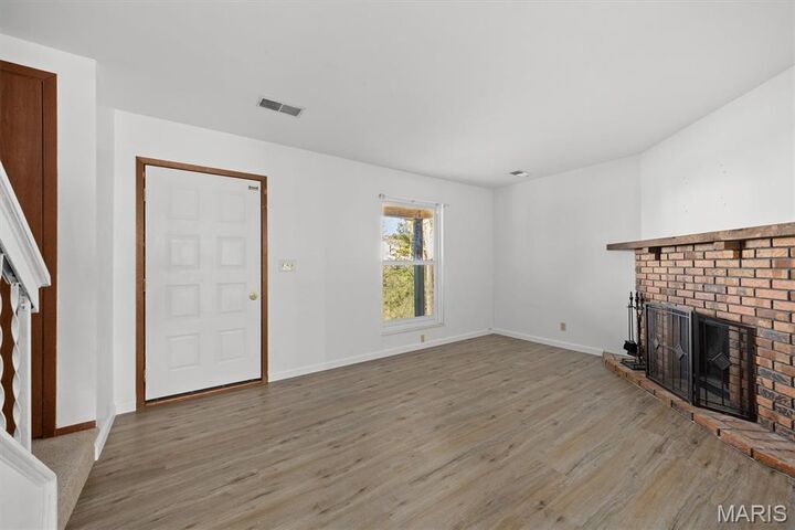 Property Photo:  414 N County Road  IL 62258 