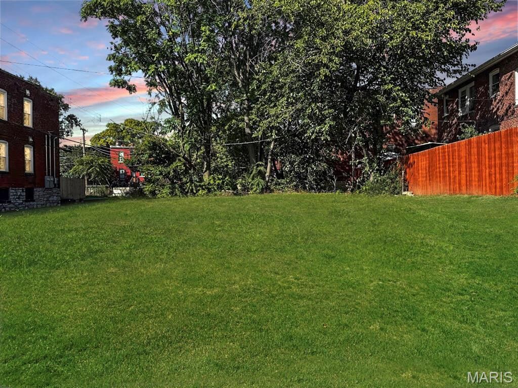 Property Photo:  3209 Nebraska Avenue  MO 63118 