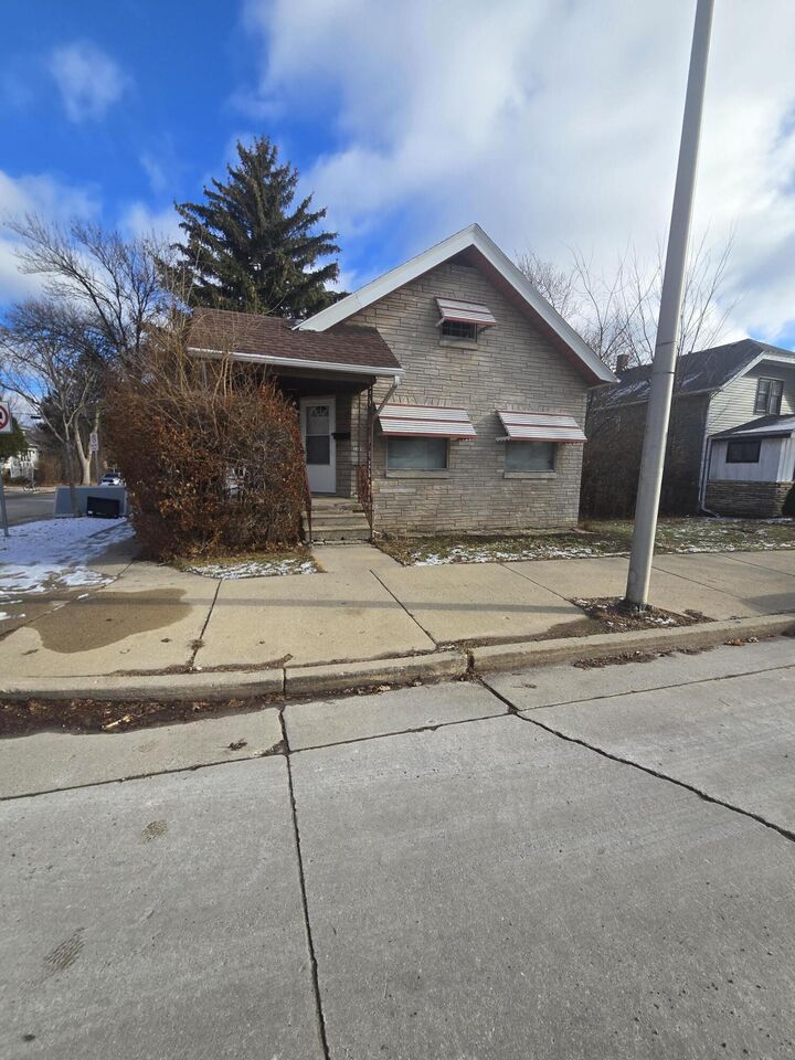 Property Photo:  2200 S 84th St  WI 53227 