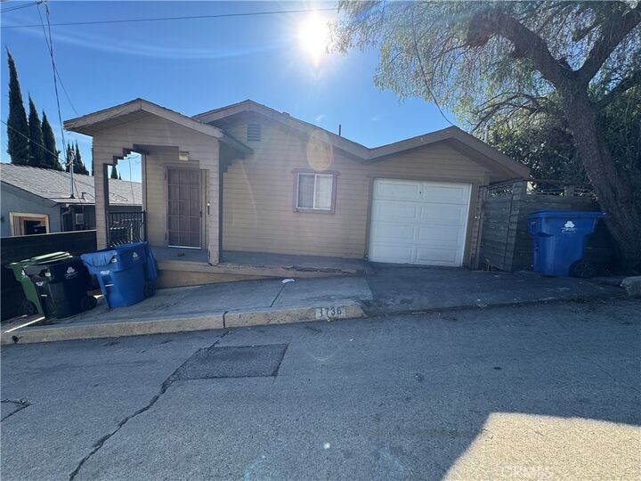 Property Photo:  1736 Kilbourn Street  CA 90065 