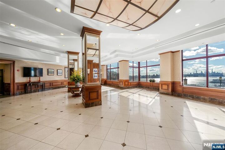 Property Photo:  100 Old Palisade Road 803  NJ 07024 