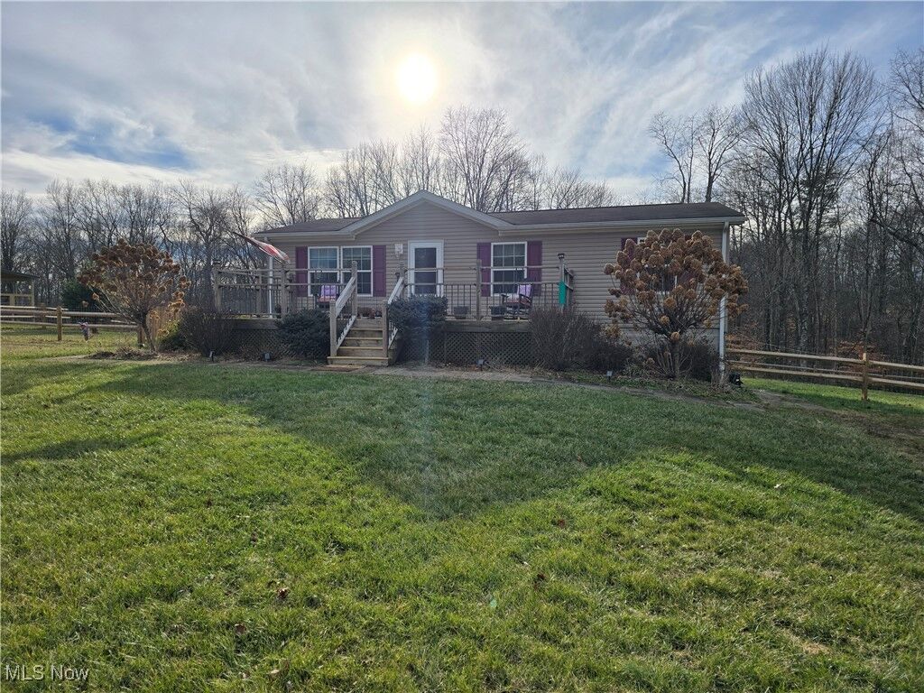 Property Photo: 11489 State Route 555 OH 45724