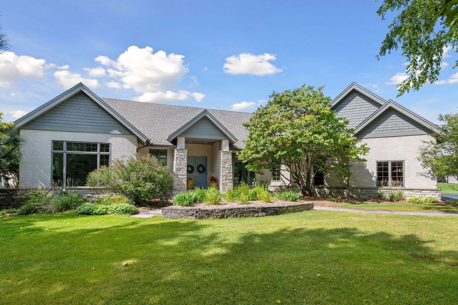 Property Photo:  2125 Carriage Lane  MN 55391 