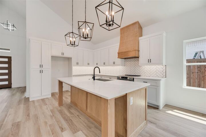 Property Photo: 110 Hesed Street TX 75402