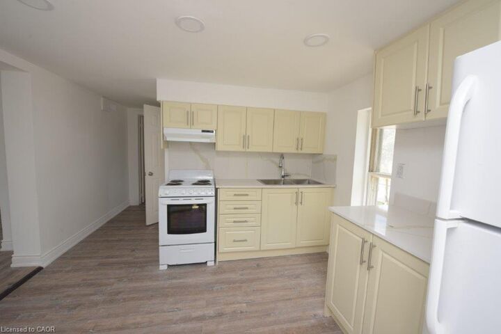 Photo de la propriété:  79-71 Cedar Street  ON N1S 1V5 