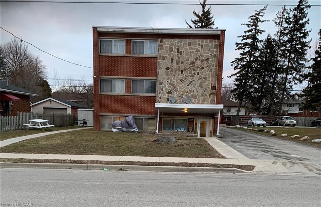 Property Photo:  42 Hilltop Drive 6  ON N1R 1T1 