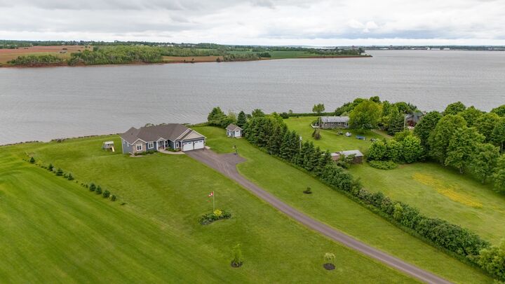 Property Photo:  604 City View Drive  PE C1B 0V8 